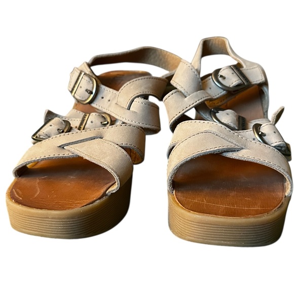 Famolare Wedge Sandals Strappy Shoes Tan Leather Wavy Platform Size 10 - Picture 2 of 11